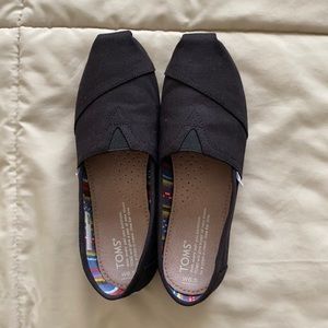 Toms Shoes